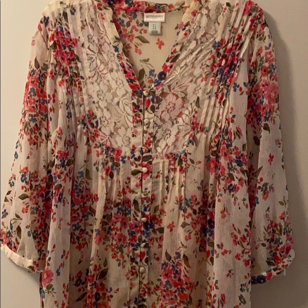 Flowy maternity top